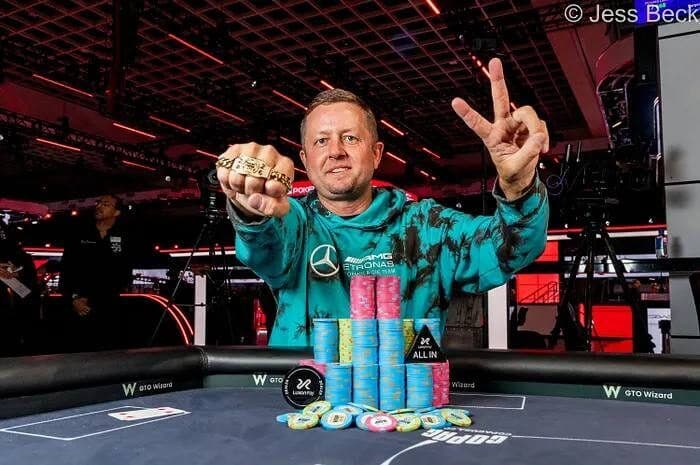 Брэкстон Данауэй выиграл $288 064 и второй браслет WSOP