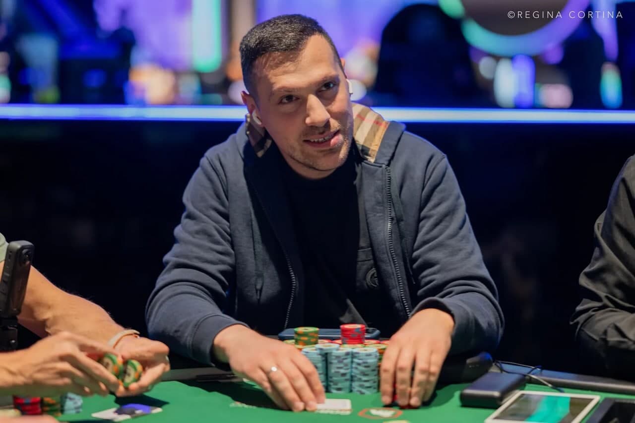 Артур Мартиросян с шортстеком начнёт финальный день $100 000 PLO High Roller